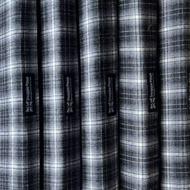 Tweed Crate Mat Black Tartan